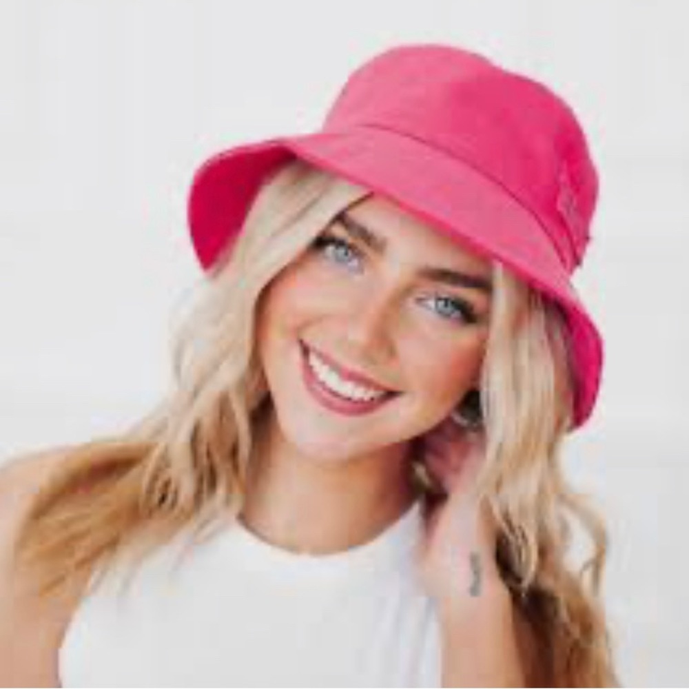 Carhartt Wip Script Bucket Hat Ruby Pink/Black Si… - image 1